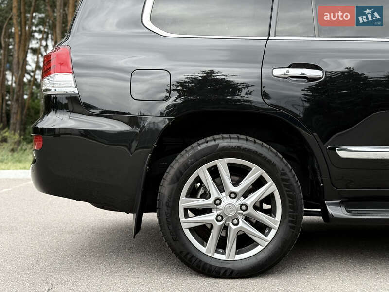 Внедорожник / Кроссовер Lexus LX 2012 в Киеве