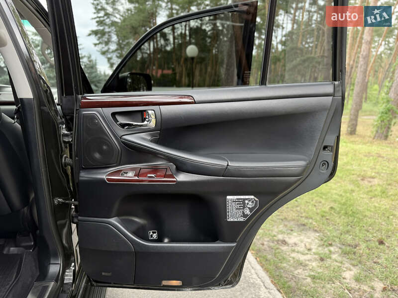 Внедорожник / Кроссовер Lexus LX 2012 в Киеве