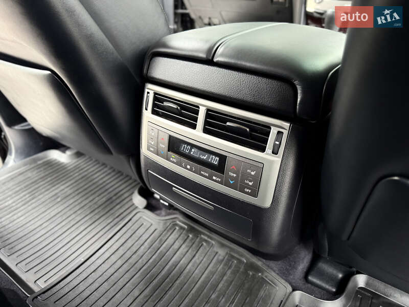 Внедорожник / Кроссовер Lexus LX 2012 в Киеве