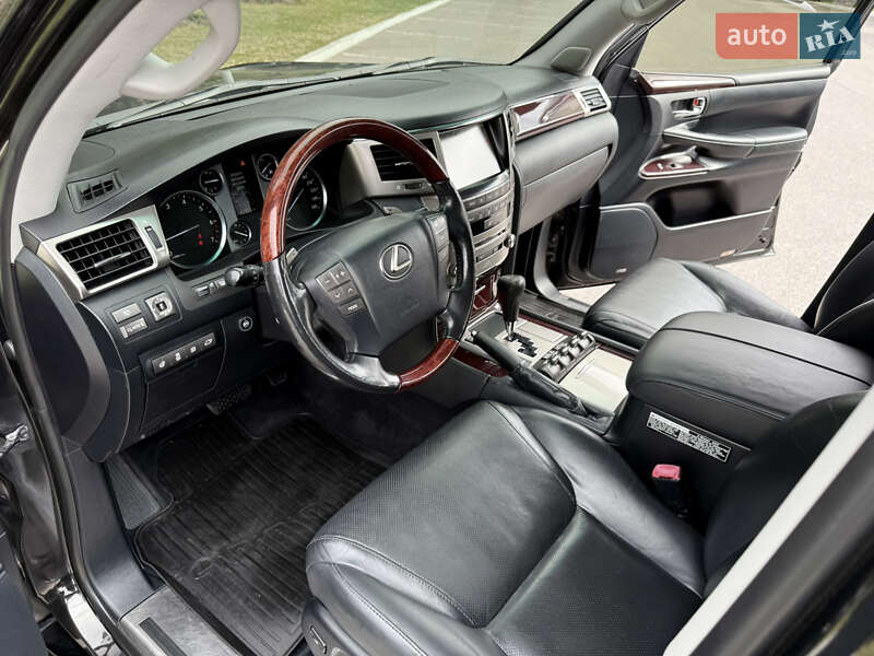 Внедорожник / Кроссовер Lexus LX 2012 в Киеве