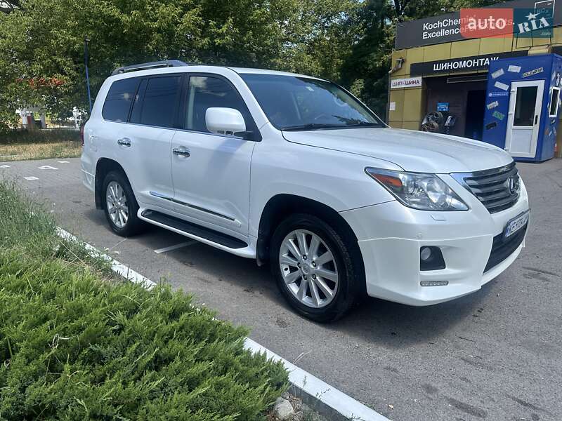 Позашляховик / Кросовер Lexus LX 2008 в Дніпрі