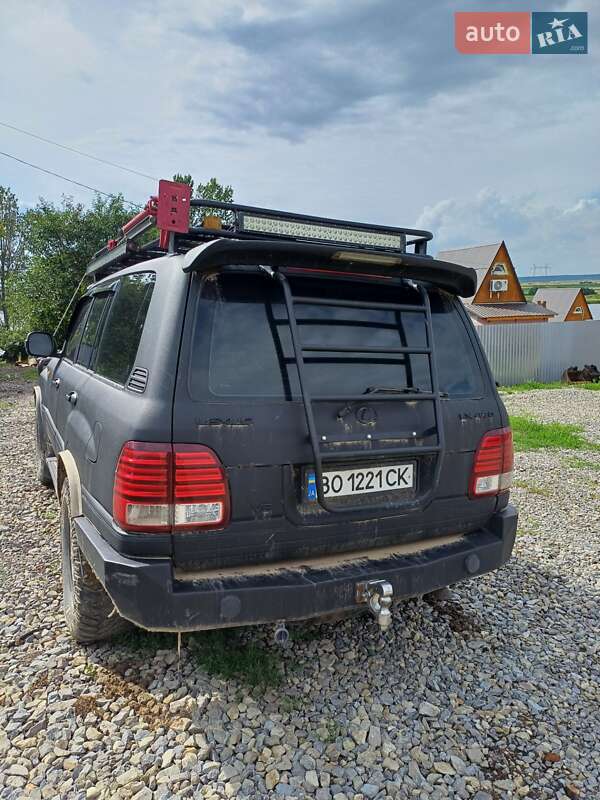 Внедорожник / Кроссовер Lexus LX 2000 в Чорткове
