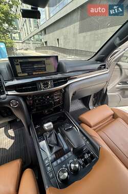 Позашляховик / Кросовер Lexus LX 2017 в 