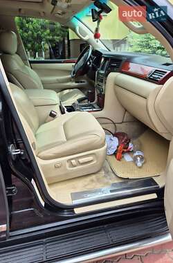 Внедорожник / Кроссовер Lexus LX 2008 в 