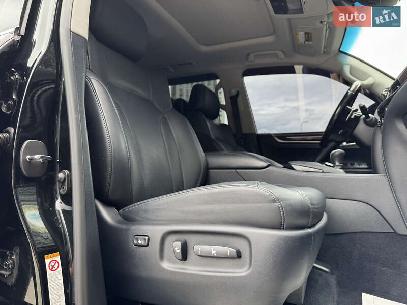 Позашляховик / Кросовер Lexus LX 2016 в Києві