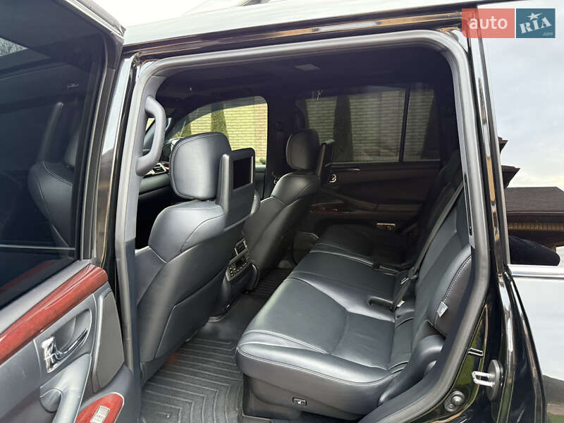 Внедорожник / Кроссовер Lexus LX 2014 в Сарнах