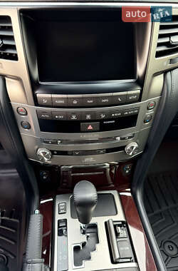 Внедорожник / Кроссовер Lexus LX 2014 в 