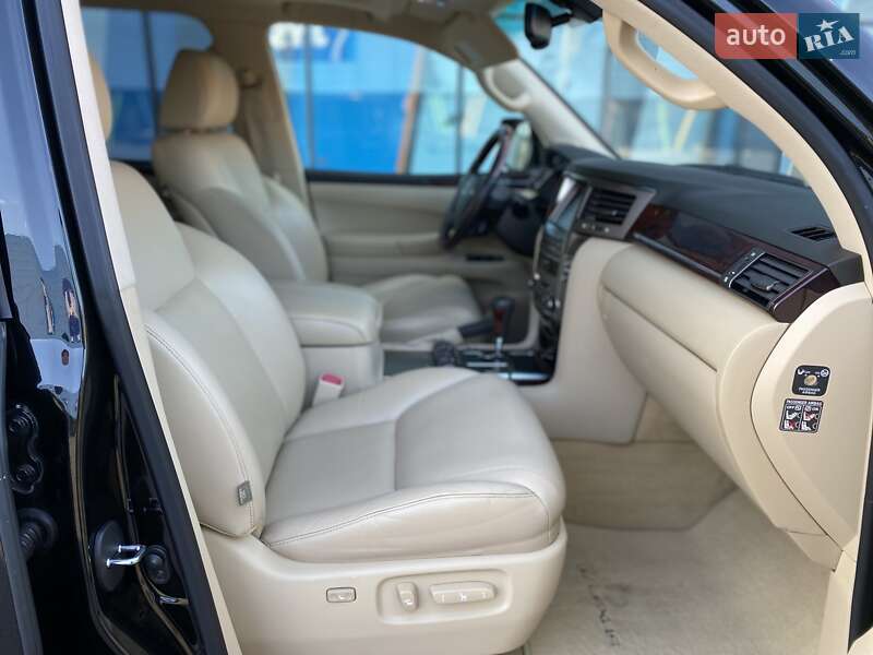 Внедорожник / Кроссовер Lexus LX 2011 в Киеве