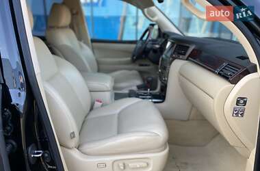 Позашляховик / Кросовер Lexus LX 2011 в 