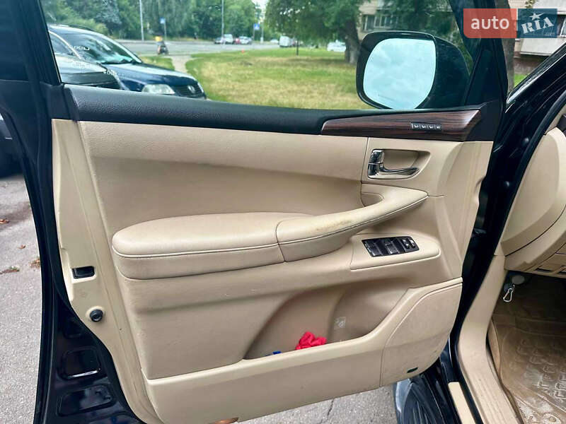 Внедорожник / Кроссовер Lexus LX 2010 в Киеве