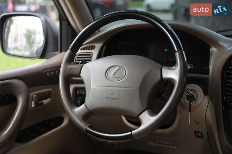 Внедорожник / Кроссовер Lexus LX 2000 в Харькове
