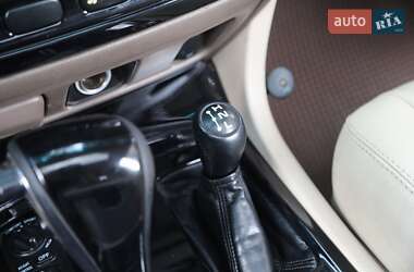 Внедорожник / Кроссовер Lexus LX 2000 в 