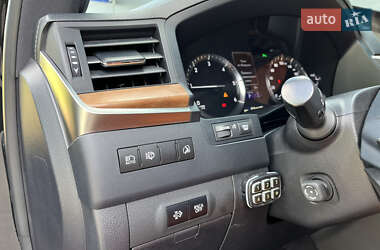 Внедорожник / Кроссовер Lexus LX 2017 в 