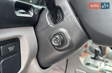 Внедорожник / Кроссовер Lexus LX 2004 в 