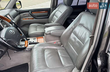Внедорожник / Кроссовер Lexus LX 2004 в 
