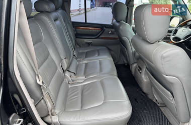 Внедорожник / Кроссовер Lexus LX 2004 в 