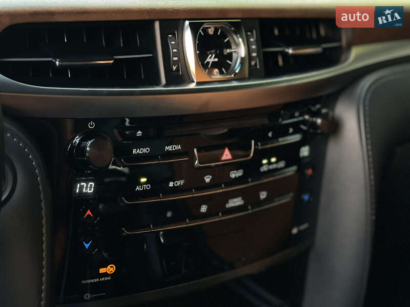 Внедорожник / Кроссовер Lexus LX 2017 в Каменском