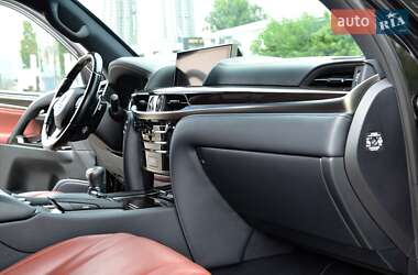 Внедорожник / Кроссовер Lexus LX 2016 в 