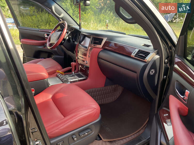 Lexus LX 2014