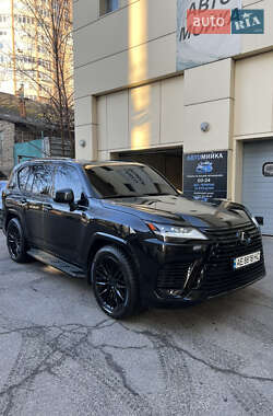 Внедорожник / Кроссовер Lexus LX 2022 в 