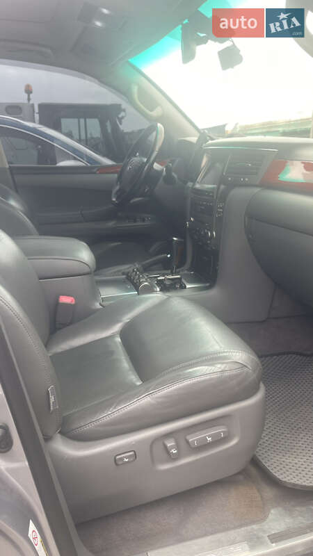 Внедорожник / Кроссовер Lexus LX 2008 в Днепре фото 13 Внедорожник / Кроссовер Lexus LX 2008 в Днепре