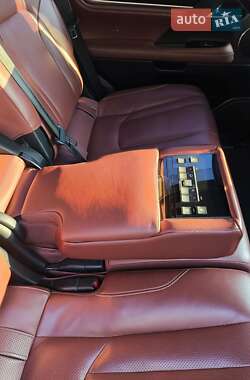 Внедорожник / Кроссовер Lexus LX 2019 в 