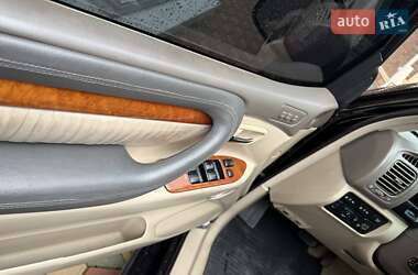 Внедорожник / Кроссовер Lexus LX 2004 в 