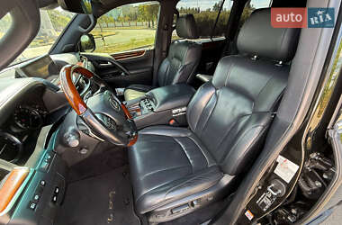 Внедорожник / Кроссовер Lexus LX 2017 в 