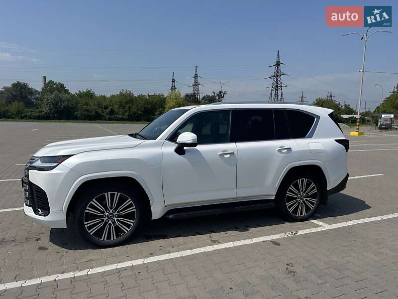 Внедорожник / Кроссовер Lexus LX 2022 в 