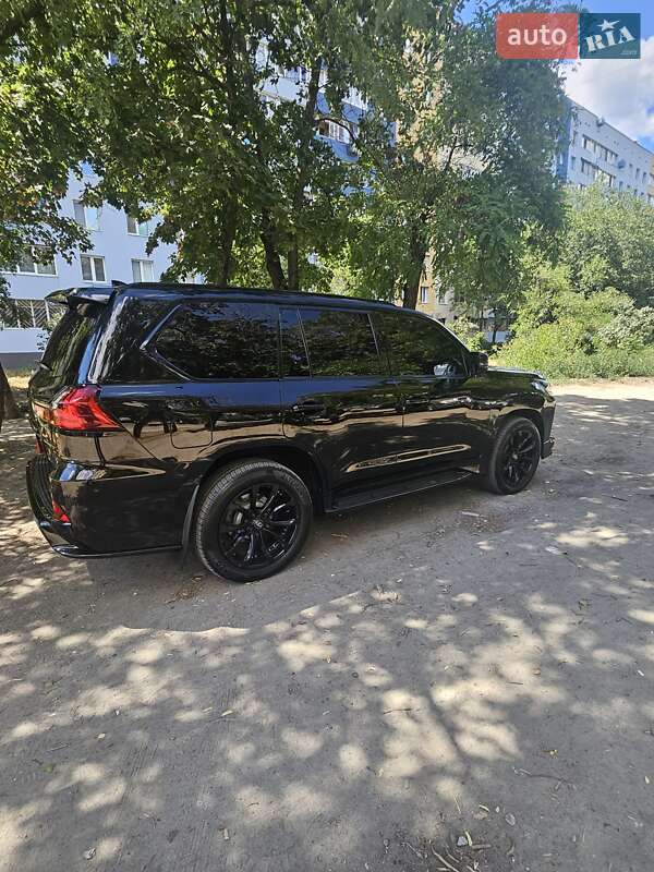 Позашляховик / Кросовер Lexus LX 2016 в Дніпрі