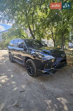 Позашляховик / Кросовер Lexus LX 2016 в Дніпрі