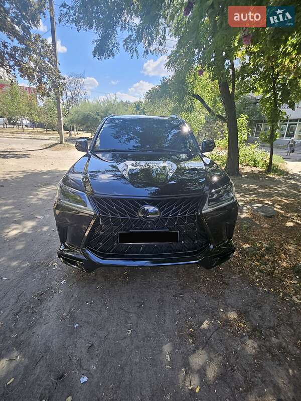 Позашляховик / Кросовер Lexus LX 2016 в Дніпрі