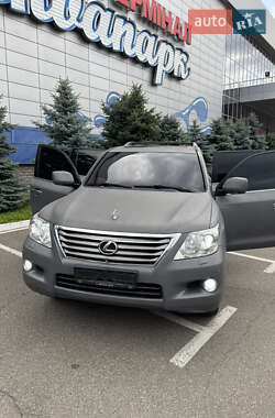Внедорожник / Кроссовер Lexus LX 2009 в 
