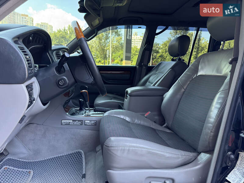 Позашляховик / Кросовер Lexus LX 2004 в Києві