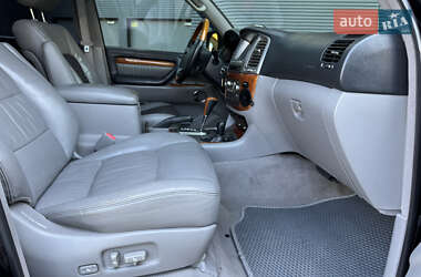 Внедорожник / Кроссовер Lexus LX 2004 в 