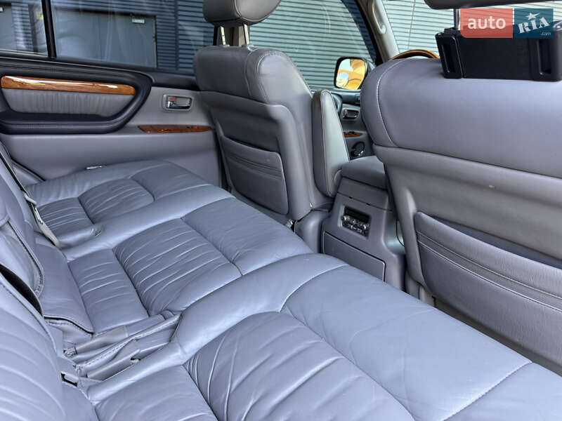 Позашляховик / Кросовер Lexus LX 2004 в Києві