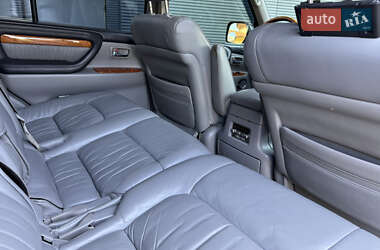 Внедорожник / Кроссовер Lexus LX 2004 в 