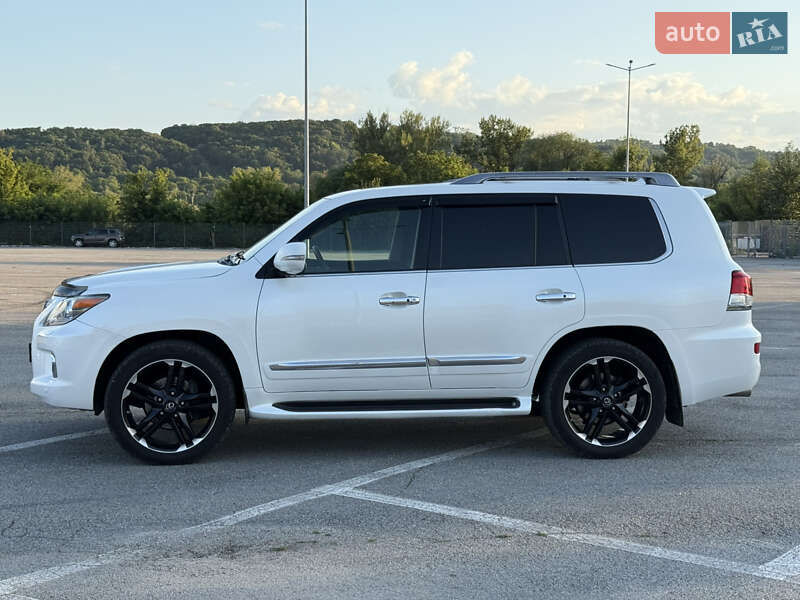 Внедорожник / Кроссовер Lexus LX 2012 в Черновцах