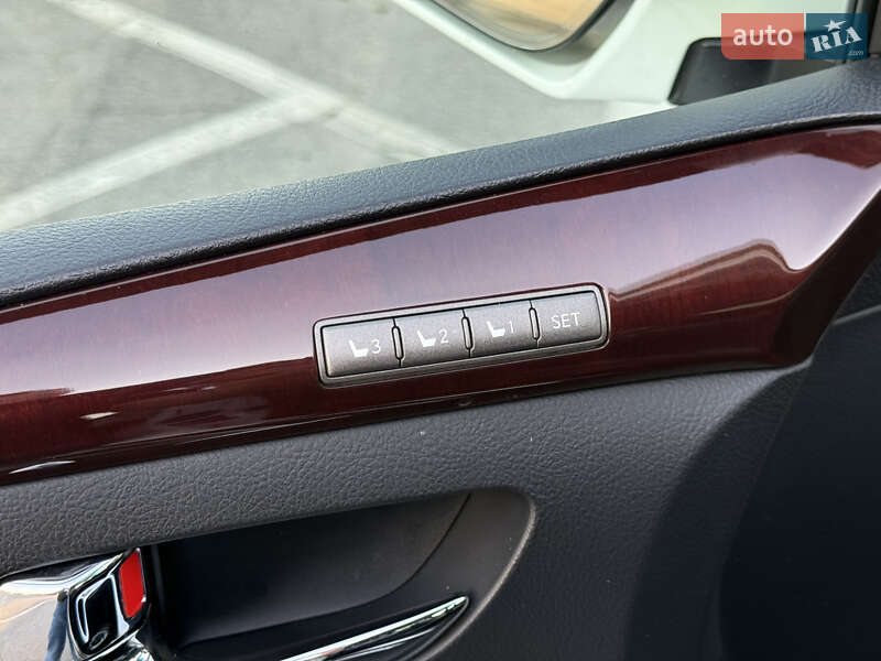 Внедорожник / Кроссовер Lexus LX 2012 в Черновцах