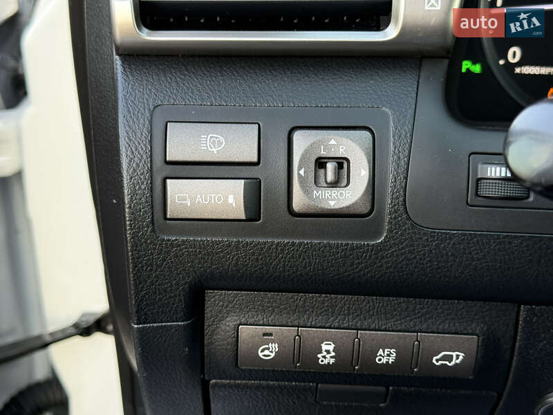 Внедорожник / Кроссовер Lexus LX 2012 в Черновцах