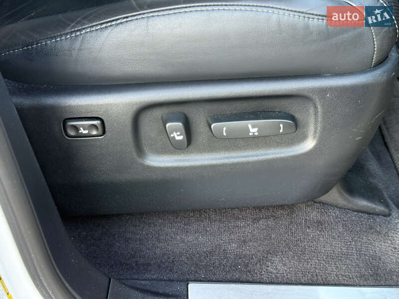 Внедорожник / Кроссовер Lexus LX 2012 в Черновцах