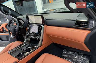 Внедорожник / Кроссовер Lexus LX 2022 в 
