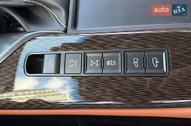 Внедорожник / Кроссовер Lexus LX 2022 в 