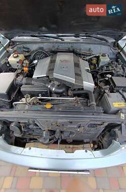 Внедорожник / Кроссовер Lexus LX 2002 в 