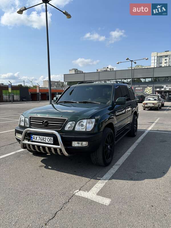 Lexus LX 2004