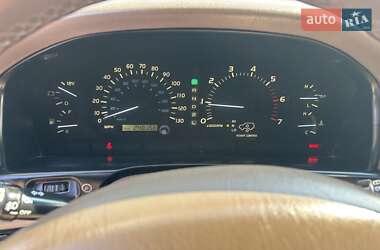 Внедорожник / Кроссовер Lexus LX 2004 в 