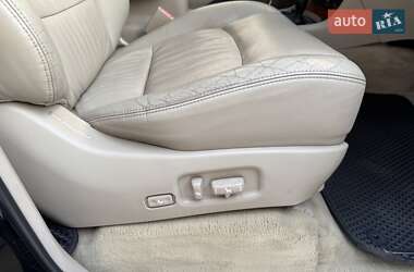 Внедорожник / Кроссовер Lexus LX 2005 в 