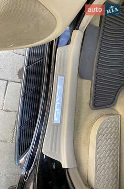 Внедорожник / Кроссовер Lexus LX 2004 в 