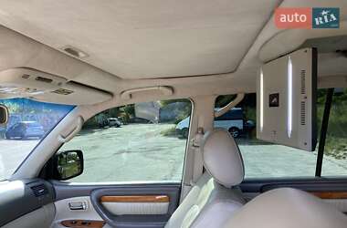 Внедорожник / Кроссовер Lexus LX 2004 в 