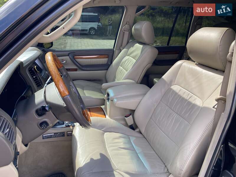 Позашляховик / Кросовер Lexus LX 2004 в Львові